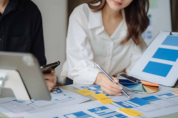 Comment fonctionne le processus de collaboration avec l'agence web à Béthune ?